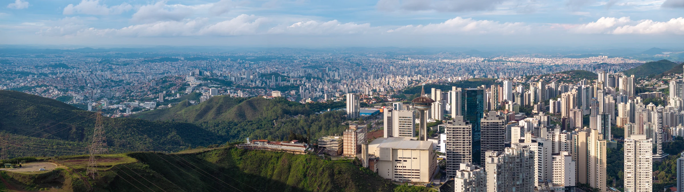 Vista panorâmica do horizonte de Belo Horizonte, capital de Minas Gerais.